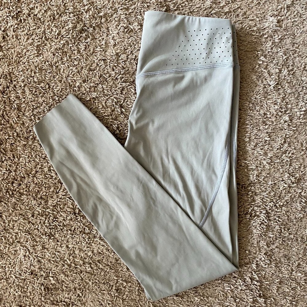 The Best Basic Leggings EVER